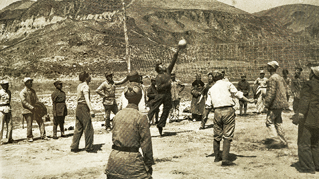 老照片中的好作風丨本色長存血脈中